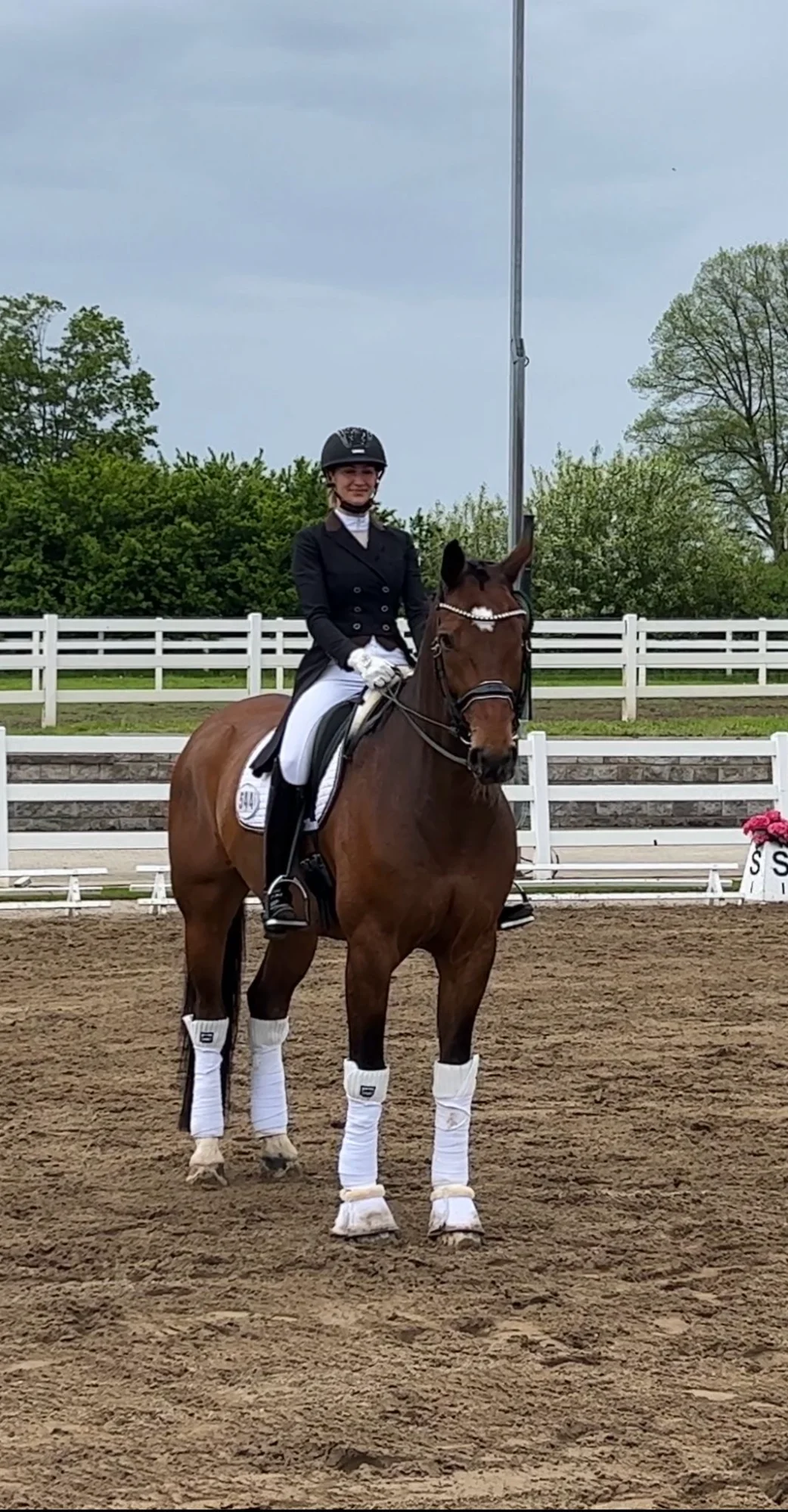 Sina Woller bei Dressurprüfung auf Turnier in NRW